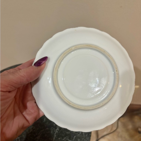 Vintage Floral Teacup and Saucer Set - Yellow Rose Motif - Picture 4 of 5